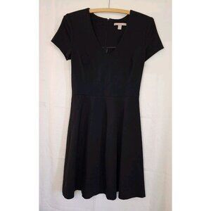 Banana Republic Women's Dress Short Sleeve V Neck Back Zip Black Size 2